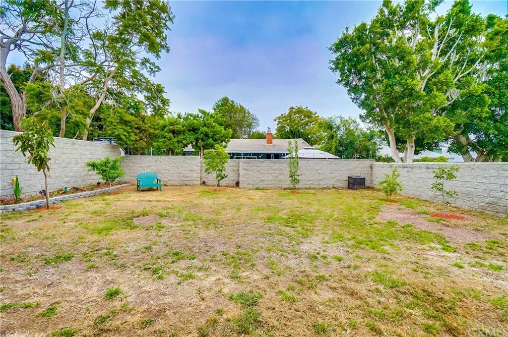 1852 6th Street Manhattan Beach, CA 90266 - Photo 5 of 9