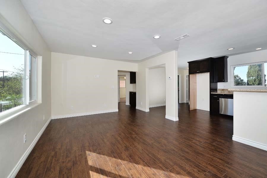 166 Bethune Way Chula Vista, CA 91911 - Photo 2 of 20