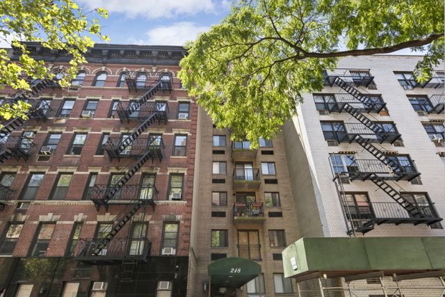 $908,000 | 218 East 29th Street, Unit 8 FLR | Kips Bay