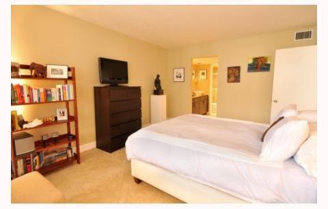 1925 Brickell Avenue, Unit D902 Miami, FL 33129 - Photo 9 of 13
