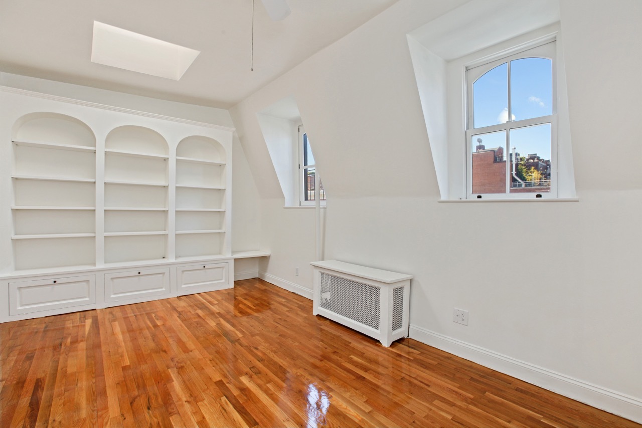 373 Bleecker Street, Unit 5AD Manhattan, NY 10014 - Photo 2 of 10