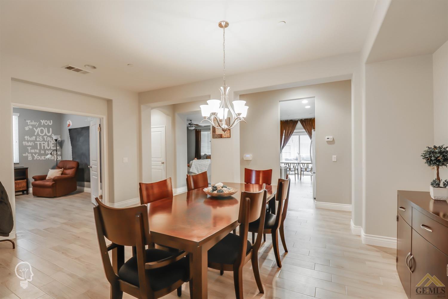 10815 Mountainside Drive Bakersfield, CA 93306 - Photo 5 of 35