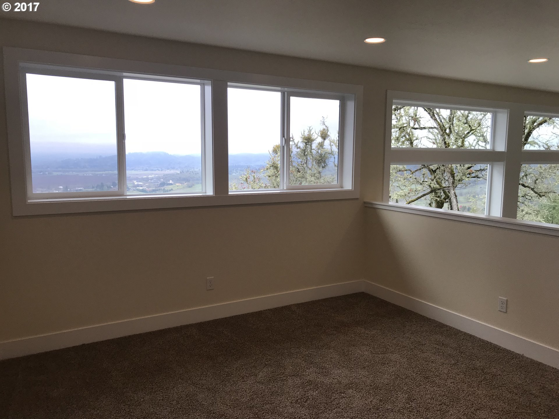 355 Ridgecrest Drive Roseburg, OR 97471 - Photo 13 of 20 Gallery Image 13