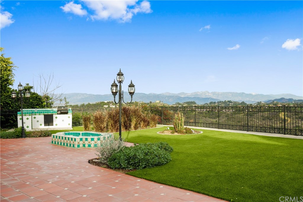 2380 Roscomare Road Los Angeles, CA 90077 - Photo 44 of 51