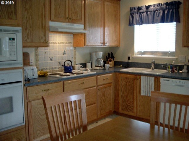 7850 Pine Beach Loop Rockaway Beach, OR 97136 - Photo 13 of 18