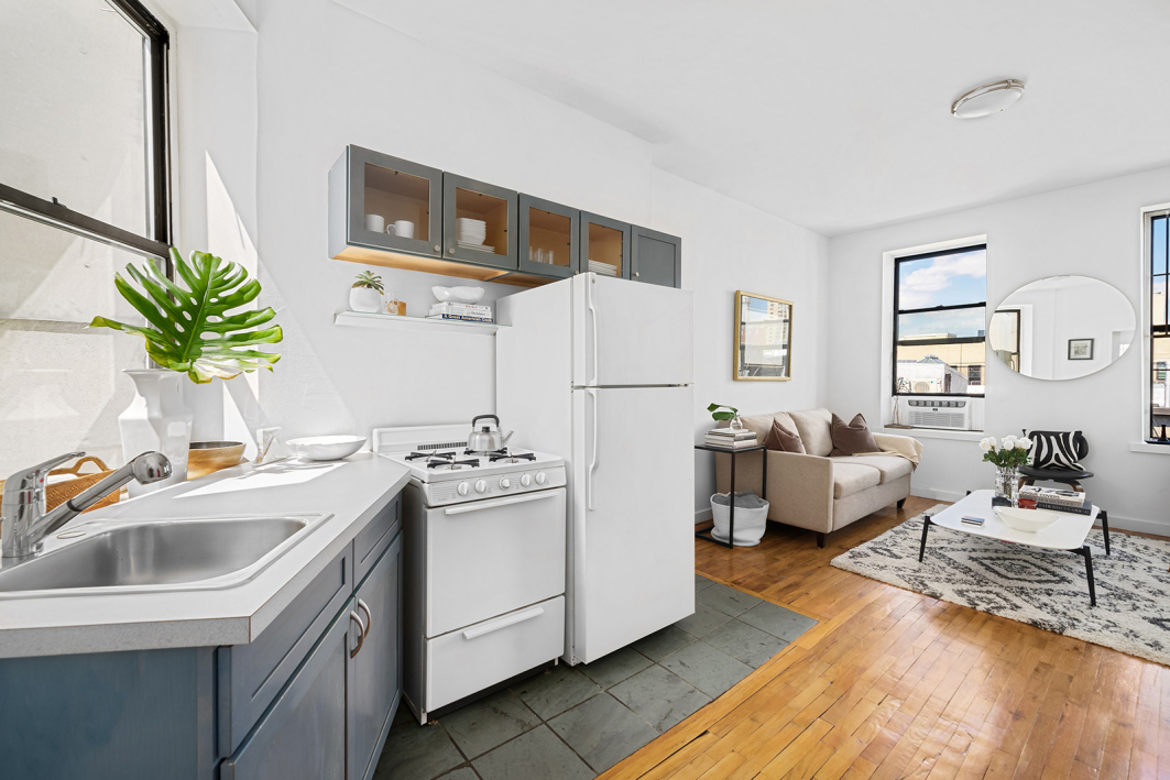 323 East 8th Street, Unit 6C Manhattan, NY 10009 - Photo 2 of 11