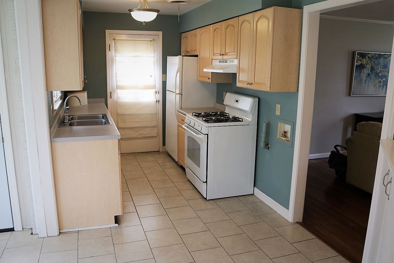1252 Woodston Road Memphis, TN 38117 - Photo 5 of 13