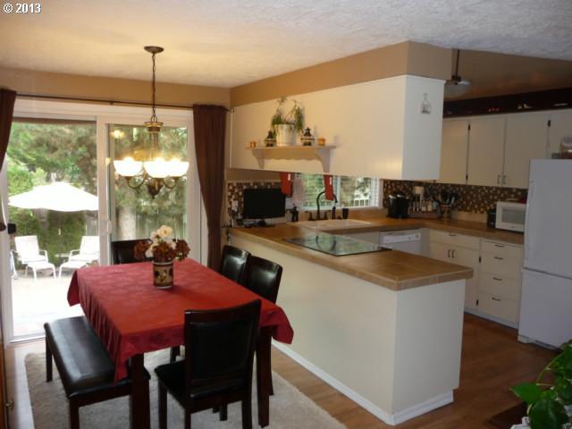 8287 Southwest Tygh Loop Tualatin, OR 97062 - Photo 6 of 12 Gallery Image 6