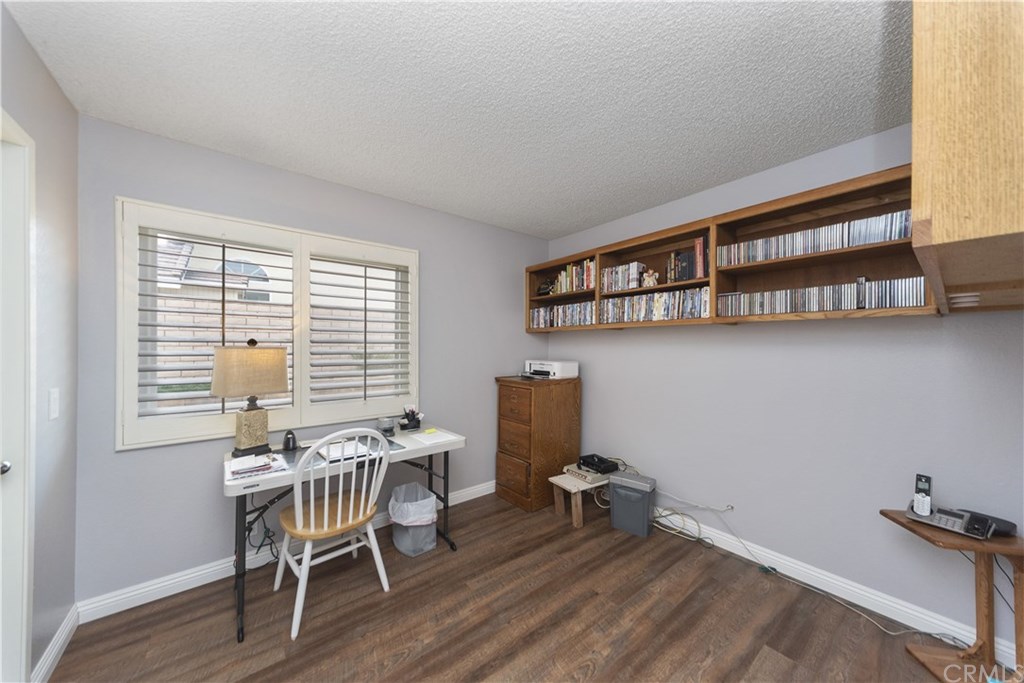 136 Sandpoint Lane Riverside, CA 92506 - Photo 18 of 35