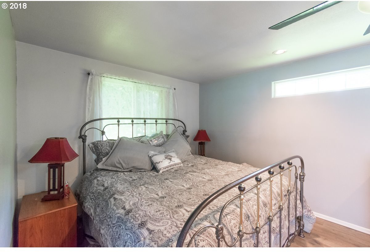 30541 Fairview Road Lebanon, OR 97355 - Photo 10 of 32 Gallery Image 10