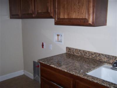 9708 Silverthorne Drive Bakersfield, CA 93314 - Photo 9 of 17