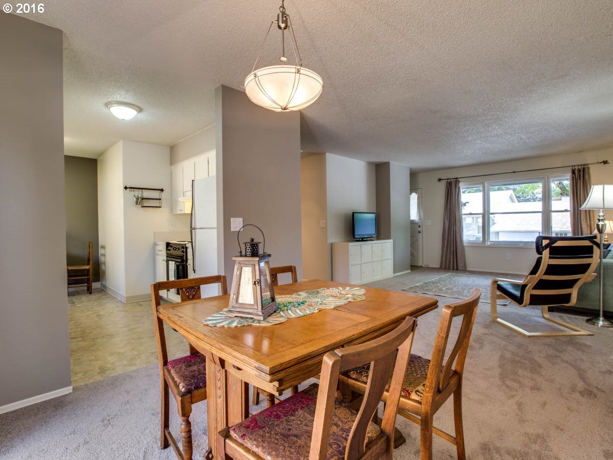 2681 Southwest Spring Garden Street Portland, OR 97219 - Photo 8 of 31 Gallery Image 8