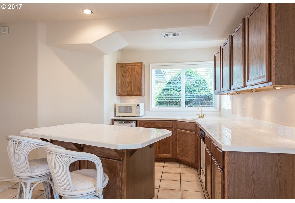 8762 Southwest Firview Place Beaverton, OR 97007 - Photo 14 of 19 Gallery Image 14