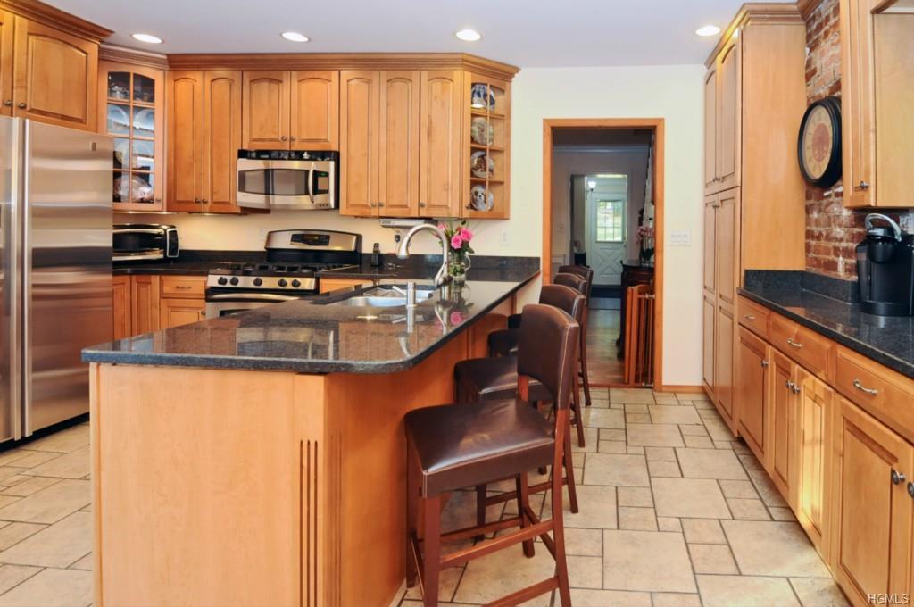 93 South State Road Briarcliff Manor, NY 10510 - Photo 5 of 28