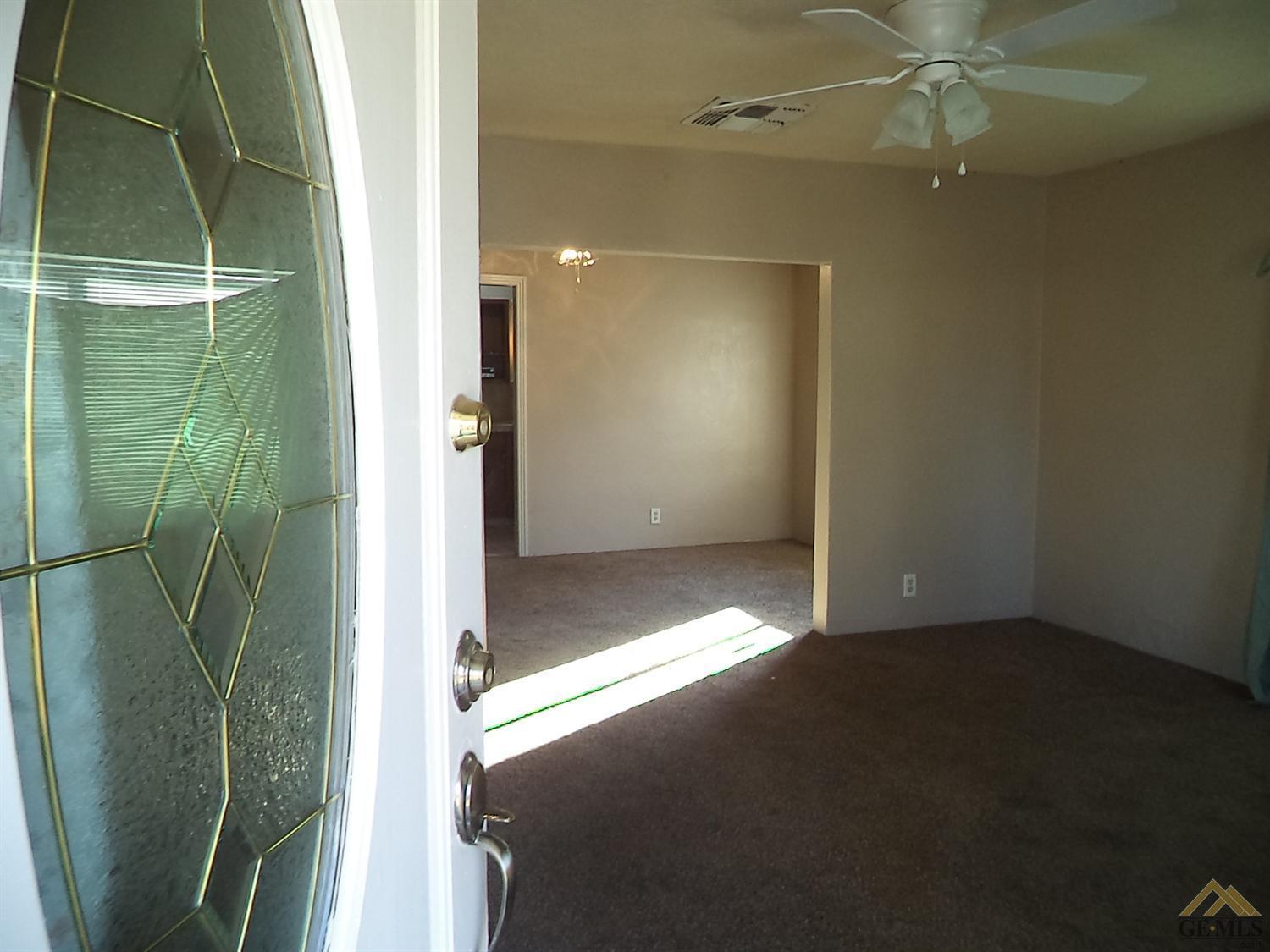 1304 Sequoia Drive Bakersfield, CA 93308 - Photo 8 of 17