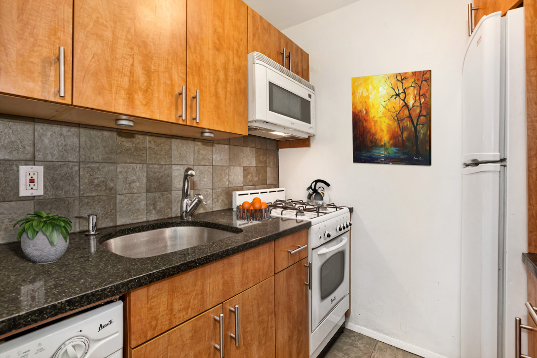 67 East 11th Street, Unit 519 Manhattan, NY 10003 - Photo 3 of 9