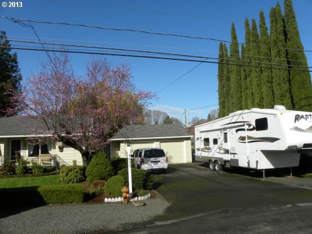 4635 Southwest 180th Avenue Aloha, OR 97078 - Photo 13 of 16 Gallery Image 13