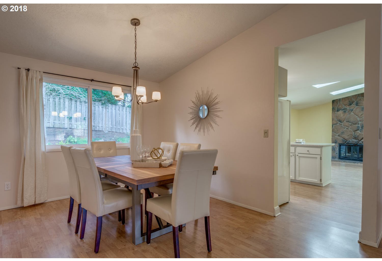 10041 Southwest 25th Avenue Portland, OR 97219 - Photo 3 of 24 Gallery Image 3
