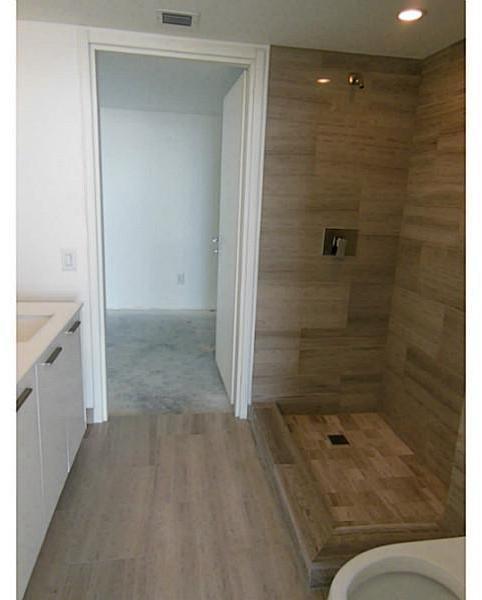 1300 Brickell Bay Drive, Unit 3003 Miami, FL 33131 - Photo 14 of 24