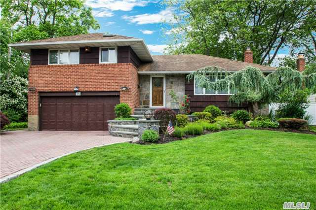31 Sexton Road Syosset, NY 11791 - Photo 1 of 16 Gallery Image 1