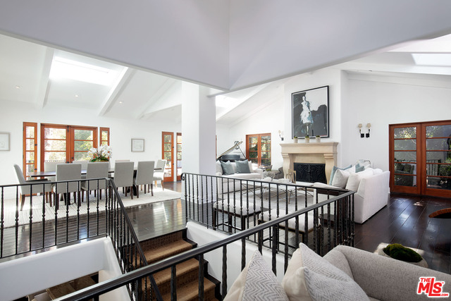 475 Halvern Drive Los Angeles, CA 90049 - Photo 5 of 26