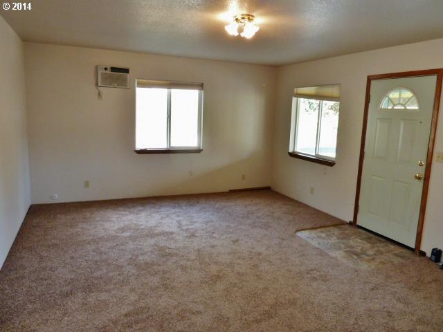 60 Southwest Wheeler Street Winston, OR 97496 - Photo 11 of 16 Gallery Image 11
