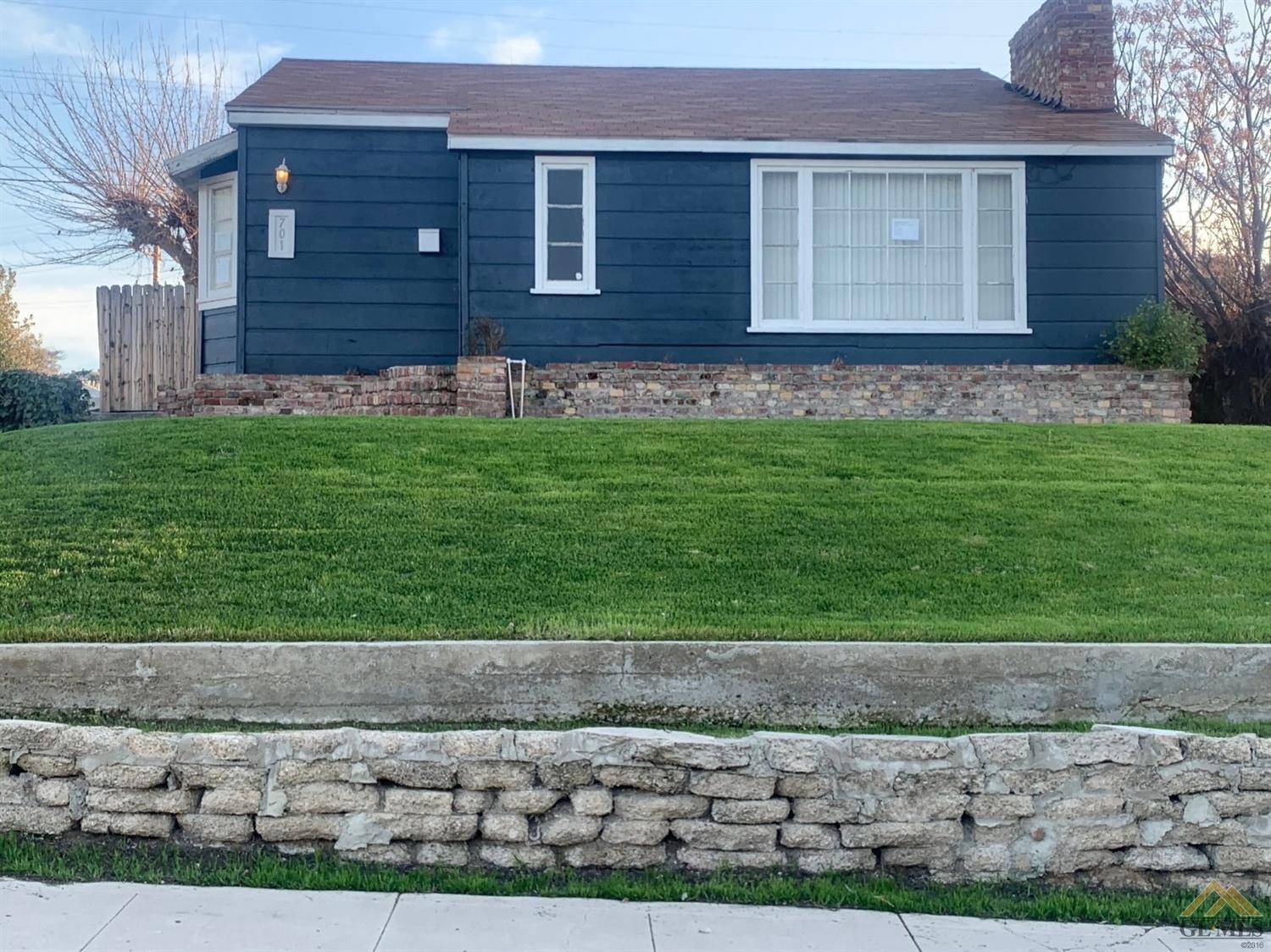 701 D Street Taft, CA 93268 - Photo 2 of 23