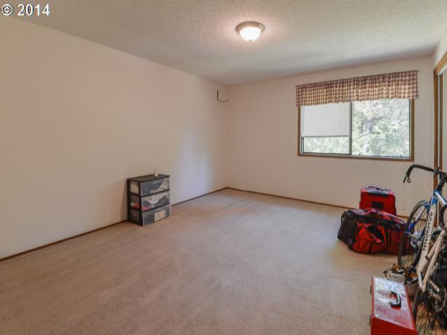 4117 Northeast 8th Street Gresham, OR 97030 - Photo 8 of 13