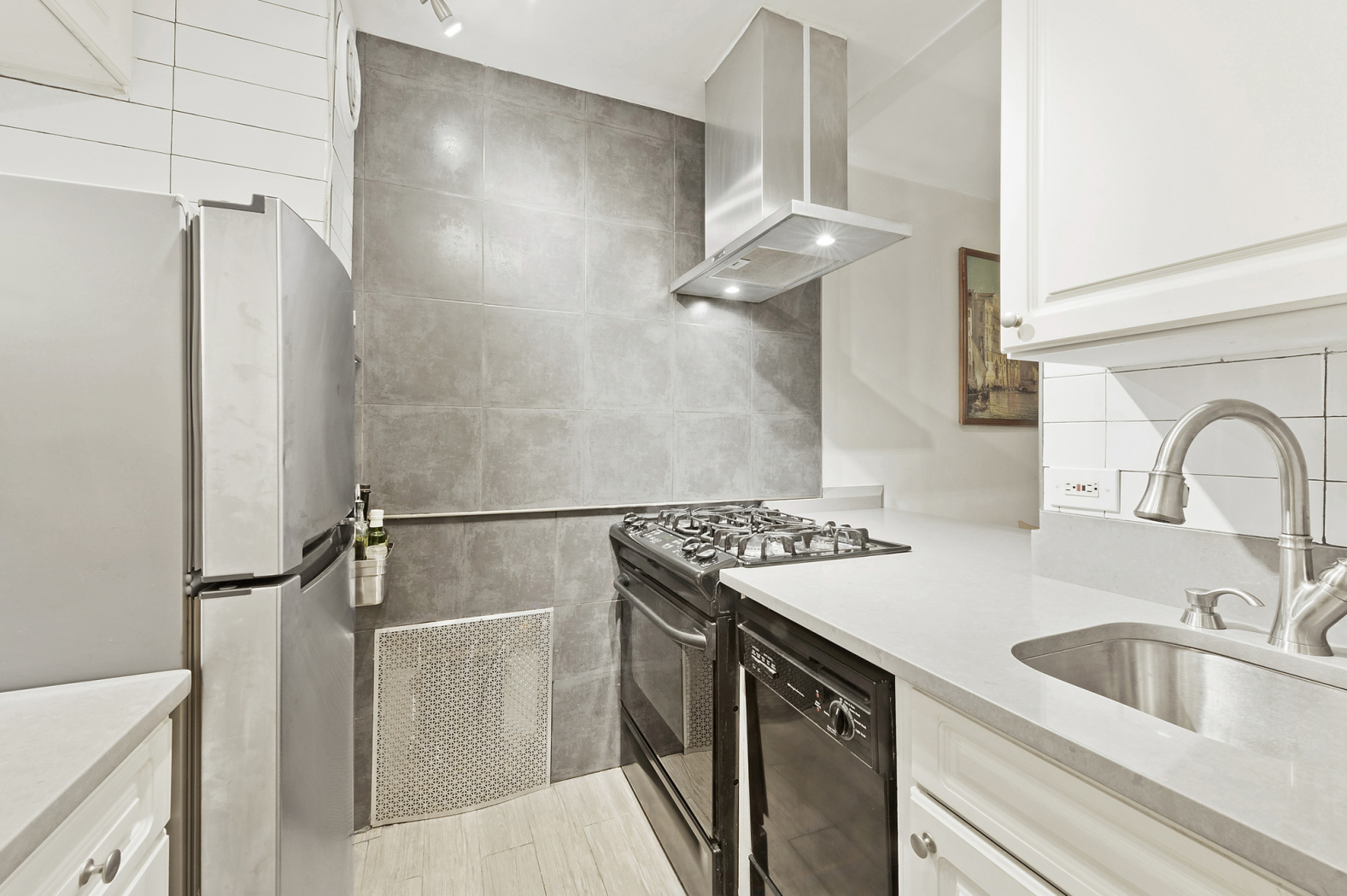200 East 28th Street, Unit 6A Manhattan, NY 10016 - Photo 3 of 5