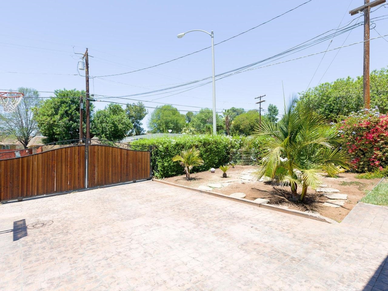 1207 Helix Street Spring Valley, CA 91977 - Photo 4 of 25 Gallery Image 4
