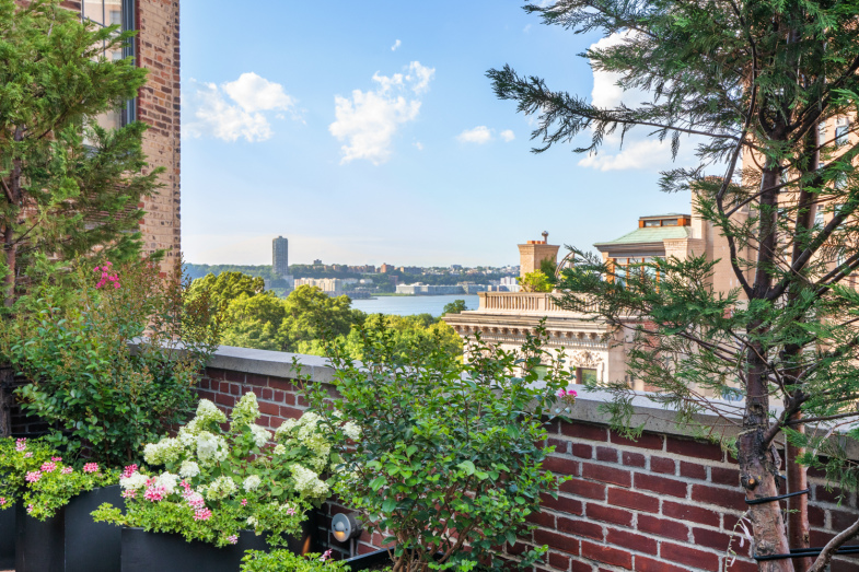 323 West 74th Street, Unit PH Manhattan, NY 10023 - Photo 14 of 20