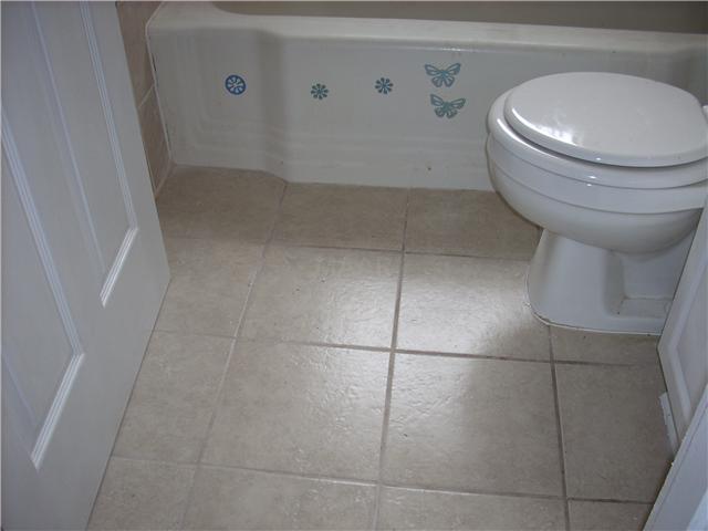 2657 Roper Road Memphis, TN 38128 - Photo 7 of 10 This picture shows some of the new tile flooring in the baths.