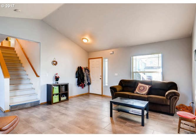 728 Northeast Mariners Loop Portland, OR 97211 - Photo 4 of 13 Gallery Image 4