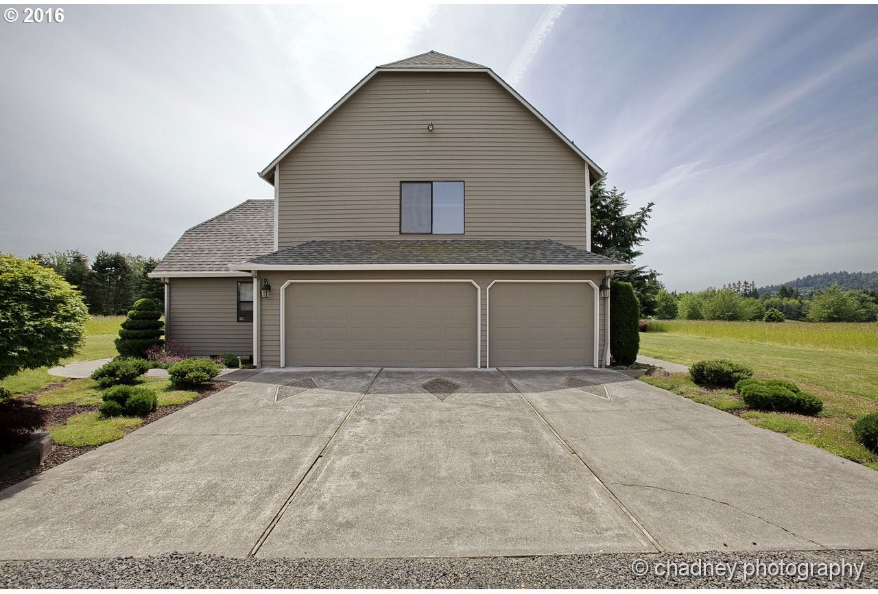 7651 Southeast Pleasant Home Road Gresham, OR 97080 - Photo 9 of 32