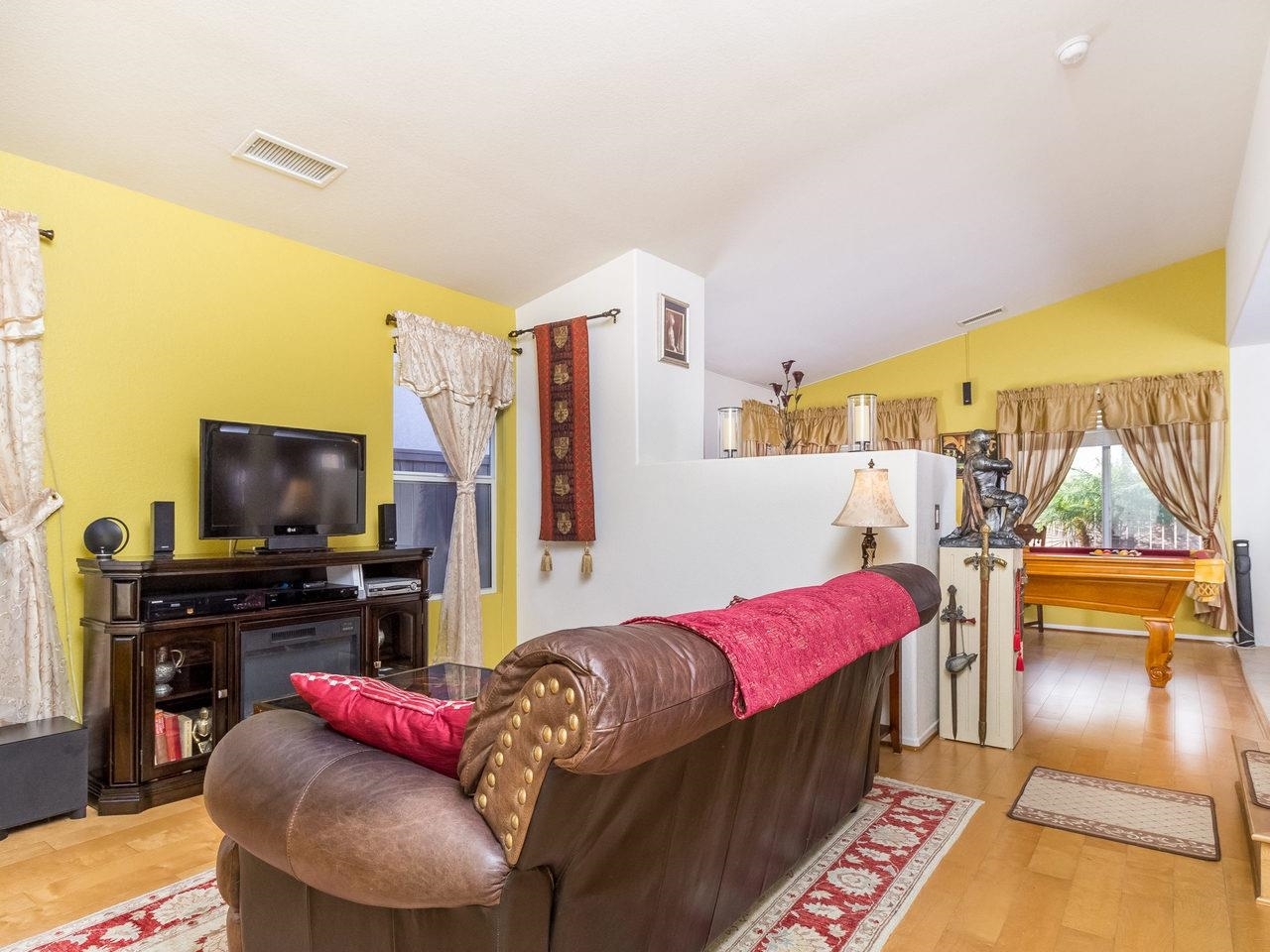 2387 Peacock Valley Road Chula Vista, CA 91915 - Photo 9 of 25