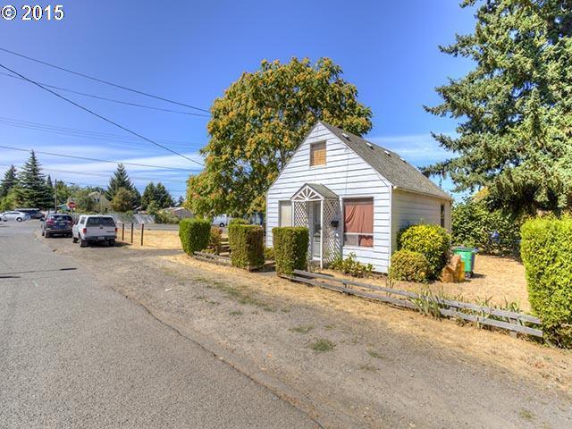 5819 Northeast Mason Street Portland, OR 97218 - Photo 10 of 14