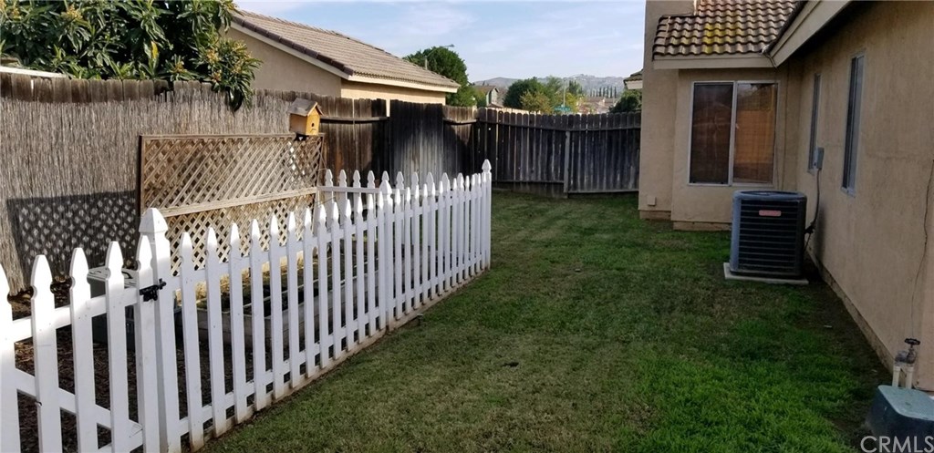 11231 Heathrow Drive Riverside, CA 92503 - Photo 11 of 18