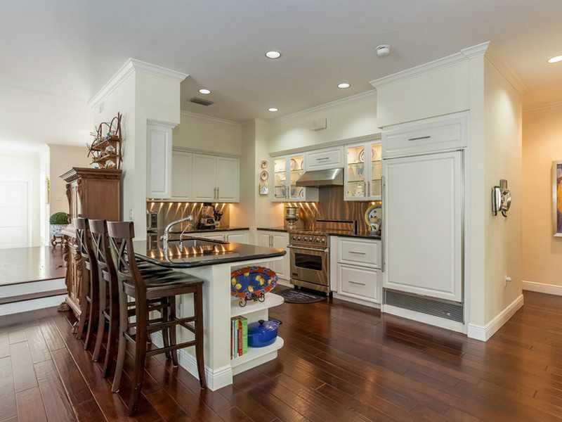 5774 Southwest 76th Terrace South Miami, FL 33143 - Photo 11 of 35