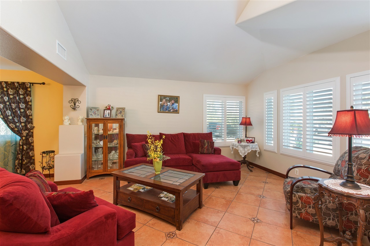 13611 Somerset Road Poway, CA 92064 - Photo 2 of 20 Gallery Image 2