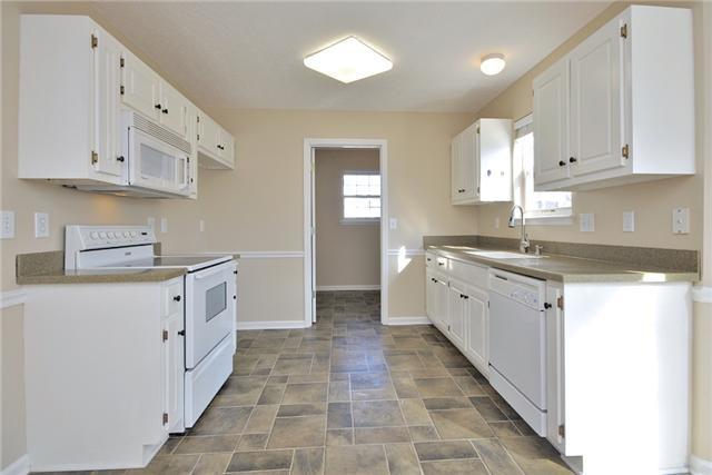 3002 Roellen Road Murfreesboro, TN 37130 - Photo 3 of 8 A VIEW TO YOUR KITCHEN AND YOUR UTILITY ROOM :)