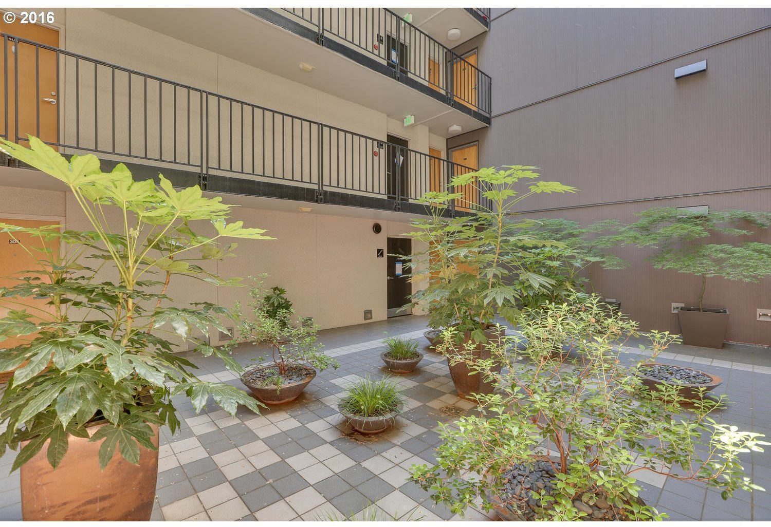 2020 Southwest Main Street, Unit 402 Portland, OR 97205 - Photo 26 of 29