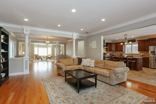 566 Prospect Avenue Ridgefield, NJ 07657 - Photo 8 of 25