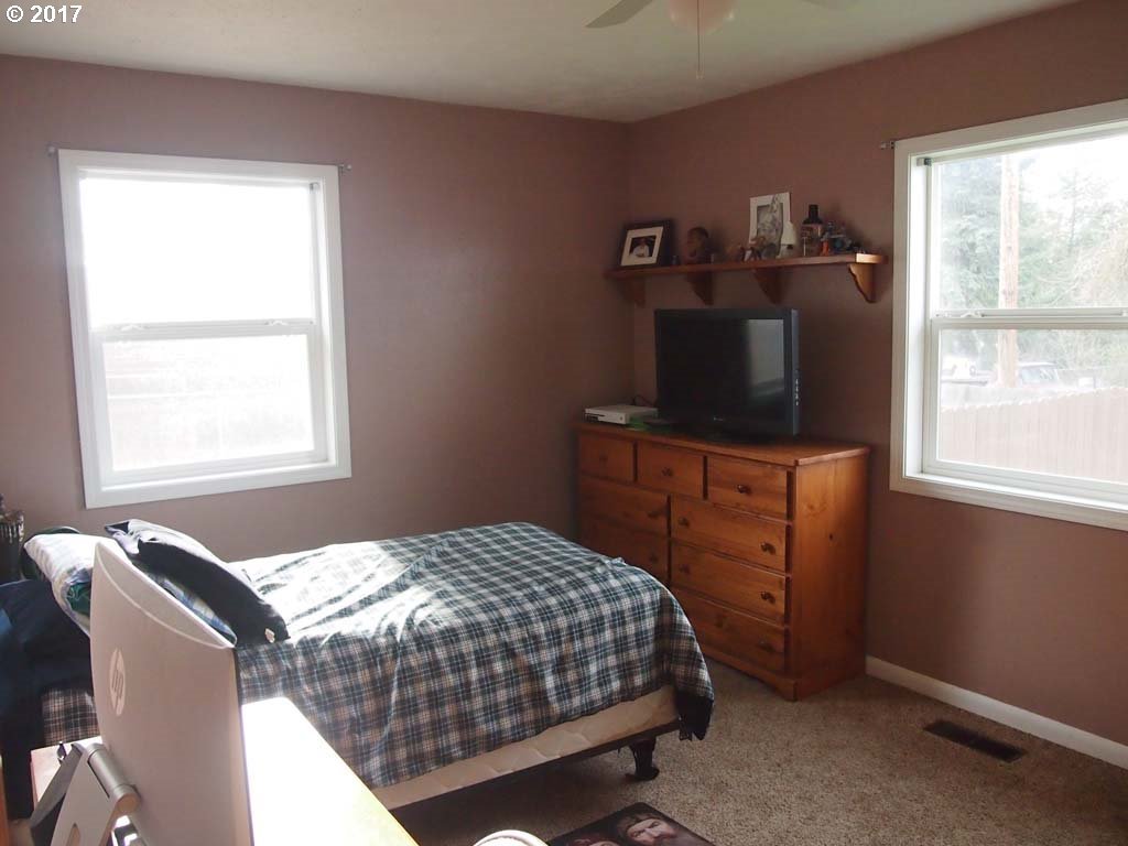 330 Williams Street Dufur, OR 97021 - Photo 18 of 23 Gallery Image 18