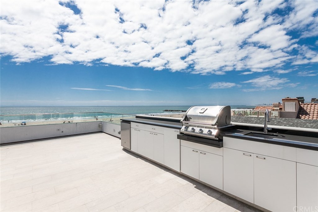 2410 West Oceanfront Newport Beach, CA 92663 - Photo 3 of 12