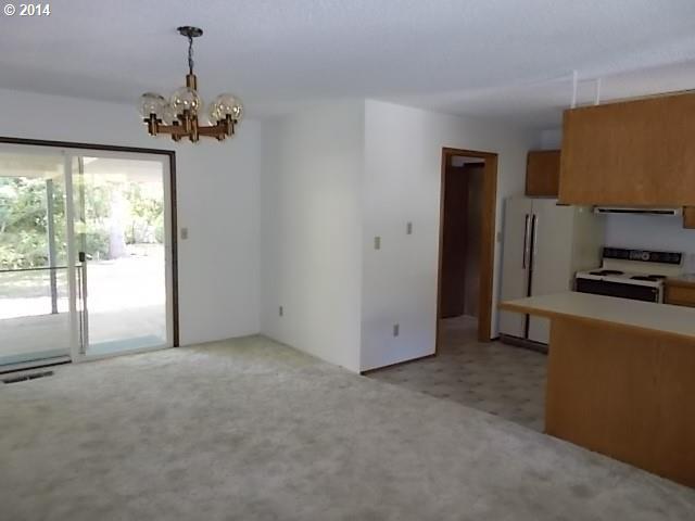 4049 Carnes Road Roseburg, OR 97471 - Photo 8 of 10