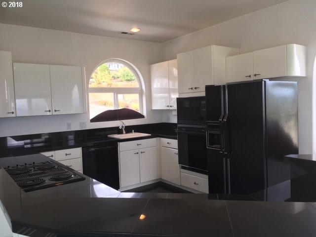 935 Northwest Elliot Street Camas, WA 98607 - Photo 24 of 30 Gallery Image 24