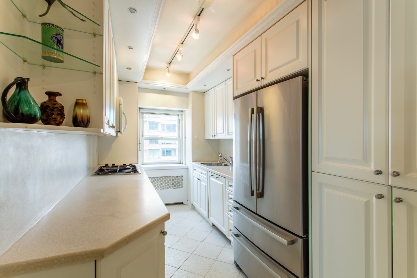 150 East 69th Street, Unit 16Q Manhattan, NY 10021 - Photo 6 of 15