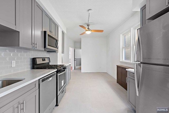 $2,200 | 127 Centre Avenue, Unit 1, Secaucus, NJ 07094