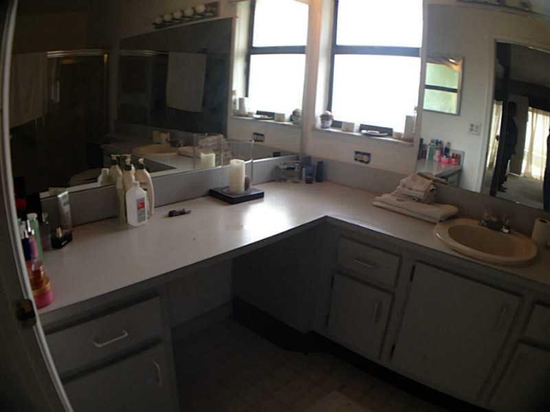 9687 Sun Pointe Drive Boynton Beach, FL 33437 - Photo 10 of 19