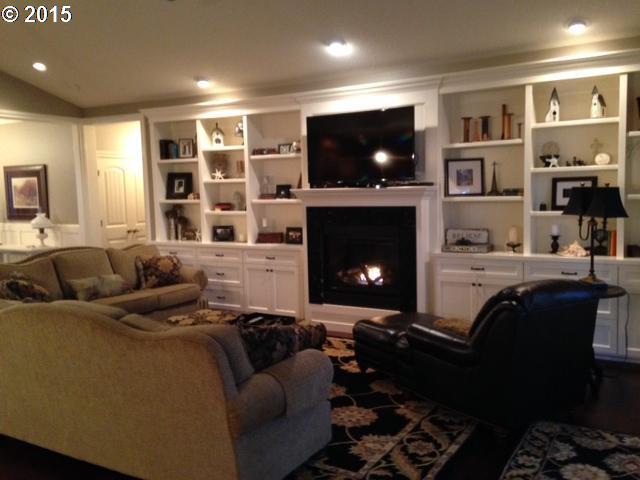 230 Southeast Gabbert Road Gresham, OR 97080 - Photo 3 of 16